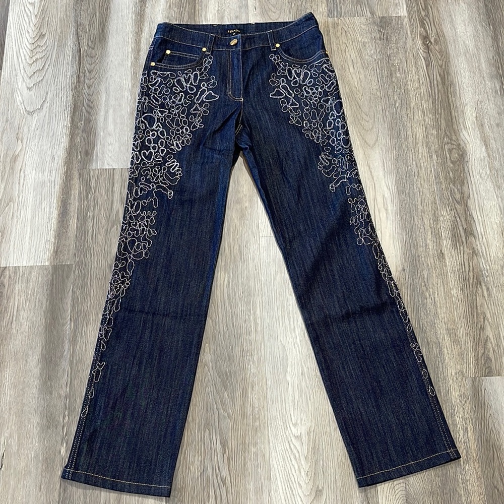 Women’s Escada embellished jeans size 34 European size 2 US